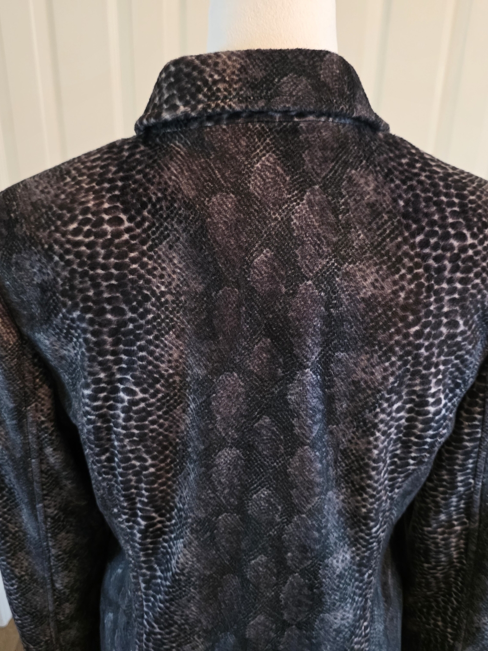 Vintage Guess Black Gray Snakeskin Print Mid Length Coat Jacket Womens Medium - Picture 6 of 11